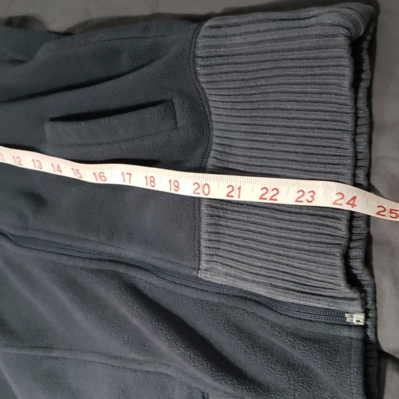 Gap Full Zip Gray Fleece Jacket Size Medium - Picture 8 of 9